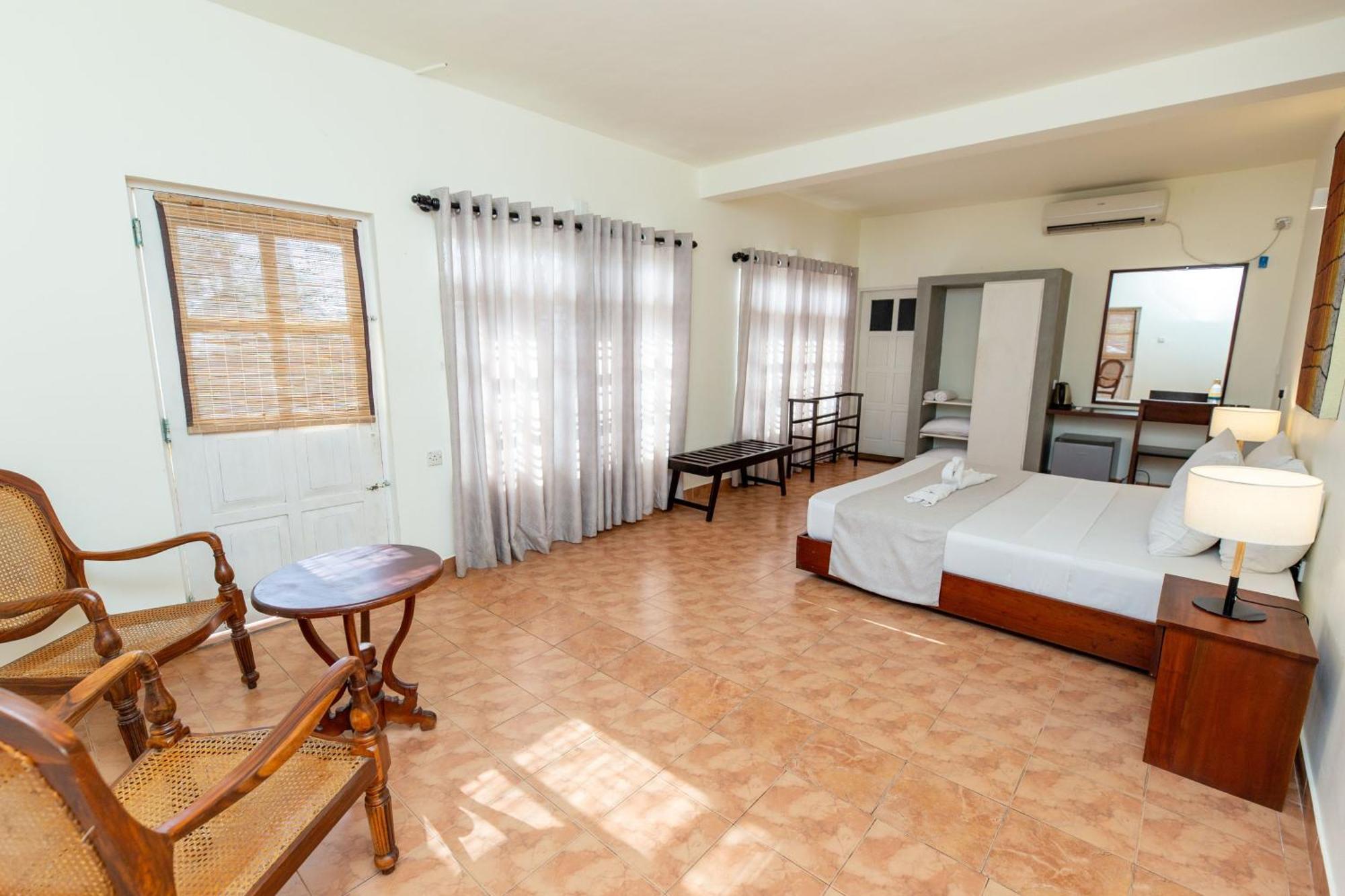 Shangrela Beach Resort By Ark Ambalangoda  Bagian luar foto